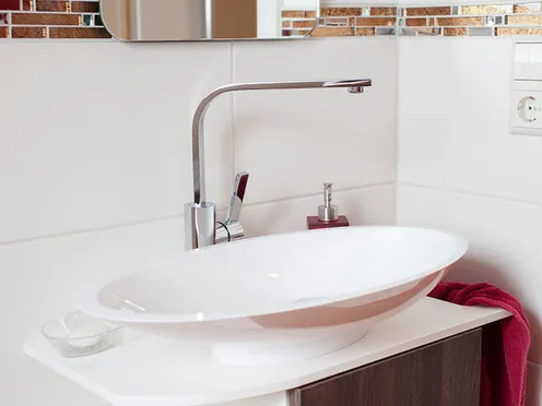 Aufsatzwaschbecken im Badezimmer